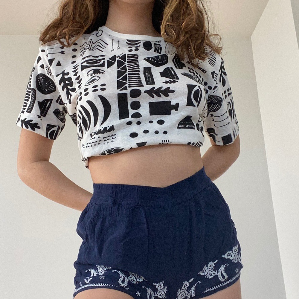 BRAND NEW black and white shirt from zara!!